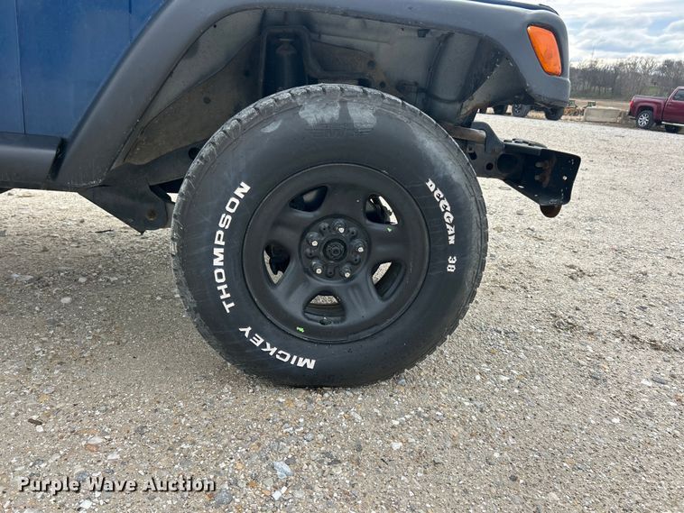 image for item FC5295 2000 Jeep Wrangler Sport SUV