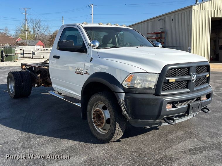 image for item FG0210 2015 RAM 5500 truck cab and chassis