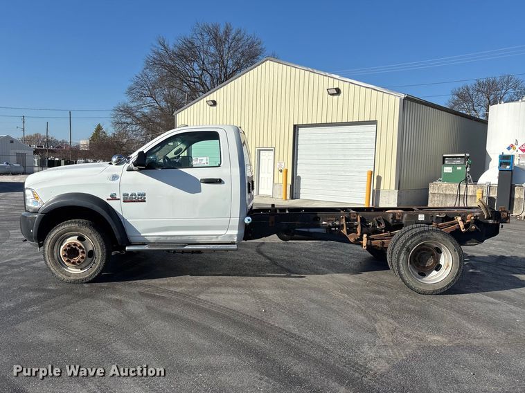 image for item FG0210 2015 RAM 5500 truck cab and chassis