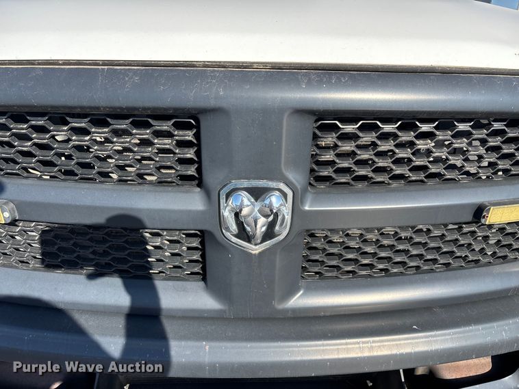 image for item FG0210 2015 RAM 5500 truck cab and chassis