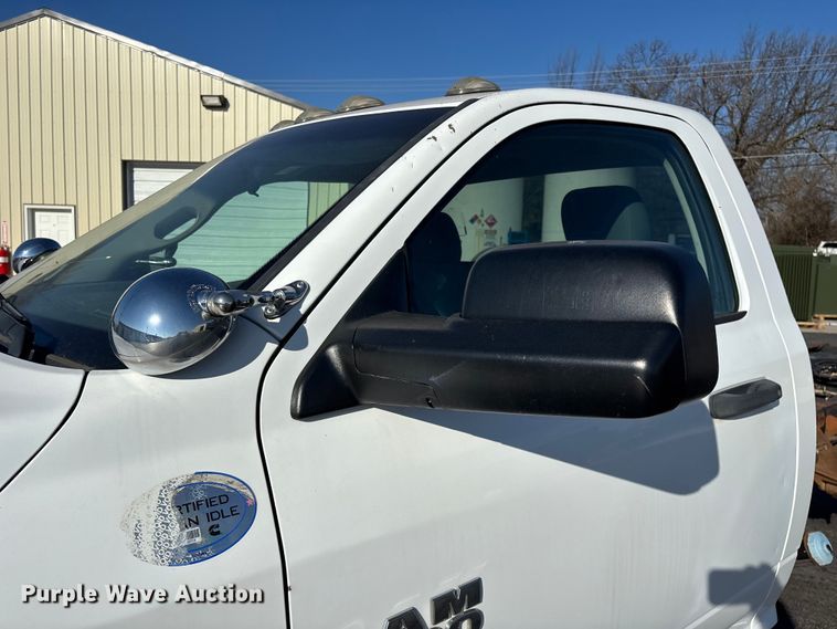 image for item FG0210 2015 RAM 5500 truck cab and chassis