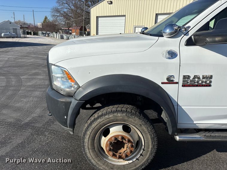 image for item FG0210 2015 RAM 5500 truck cab and chassis