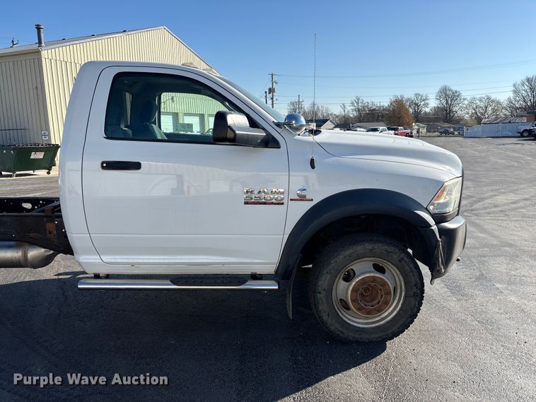 image for item FG0210 2015 RAM 5500 truck cab and chassis