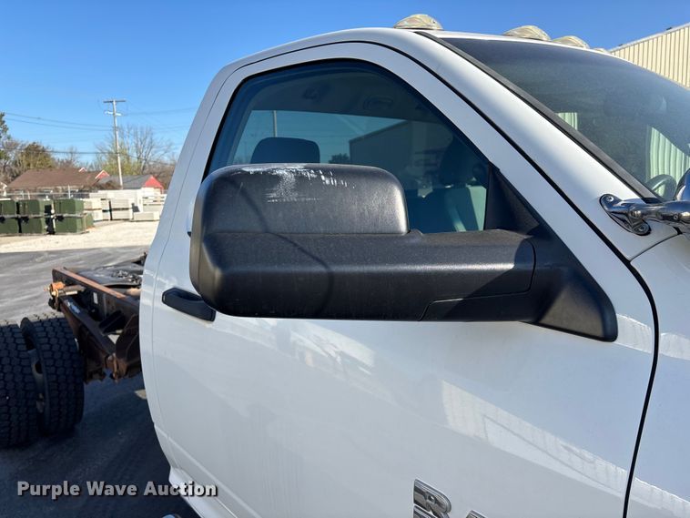 image for item FG0210 2015 RAM 5500 truck cab and chassis