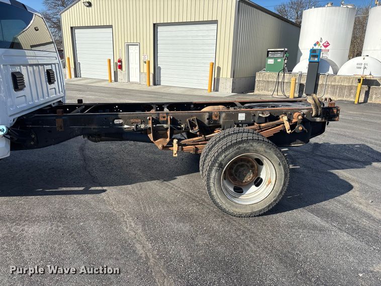 image for item FG0210 2015 RAM 5500 truck cab and chassis