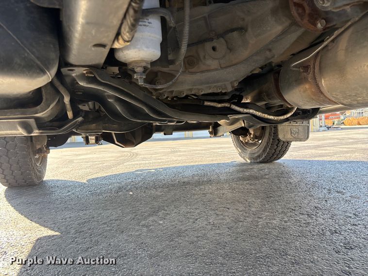 image for item FG0210 2015 RAM 5500 truck cab and chassis