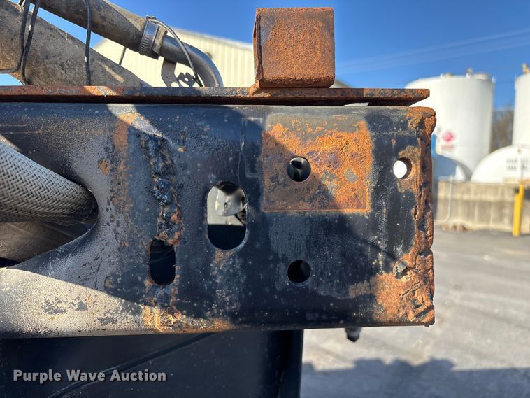 image for item FG0210 2015 RAM 5500 truck cab and chassis