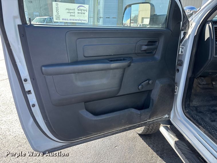 image for item FG0210 2015 RAM 5500 truck cab and chassis