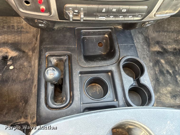 image for item FG0210 2015 RAM 5500 truck cab and chassis