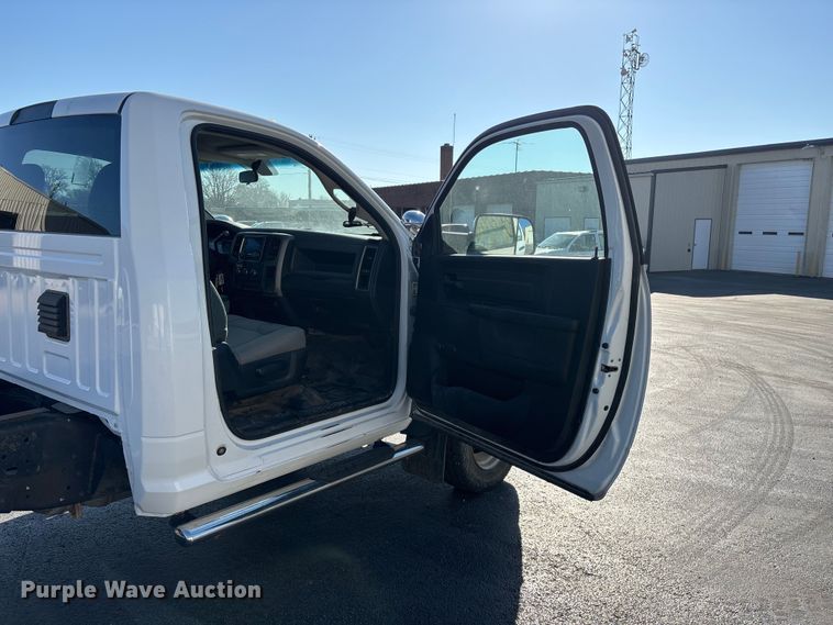 image for item FG0210 2015 RAM 5500 truck cab and chassis