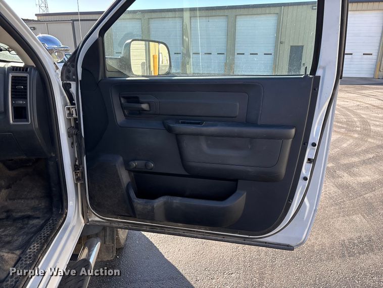 image for item FG0210 2015 RAM 5500 truck cab and chassis