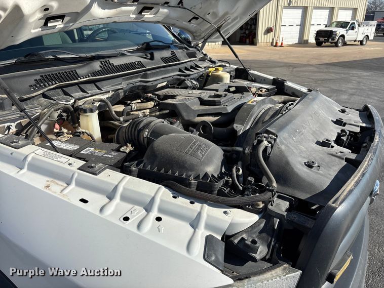 image for item FG0210 2015 RAM 5500 truck cab and chassis