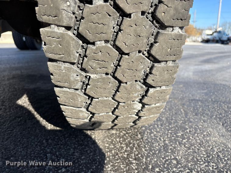 image for item FG0210 2015 RAM 5500 truck cab and chassis