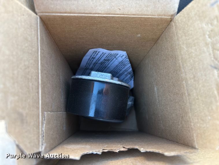 image for item FG0210 2015 RAM 5500 truck cab and chassis