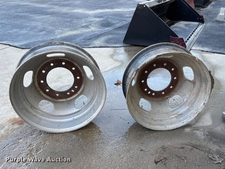 image for item FG0210 2015 RAM 5500 truck cab and chassis