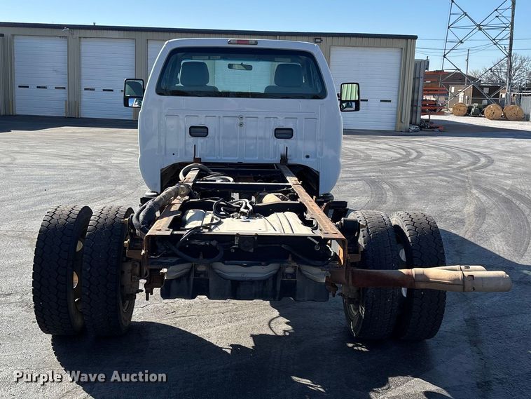 image for item FG0213 2011 Ford F550 Super Duty truck cab and chassis