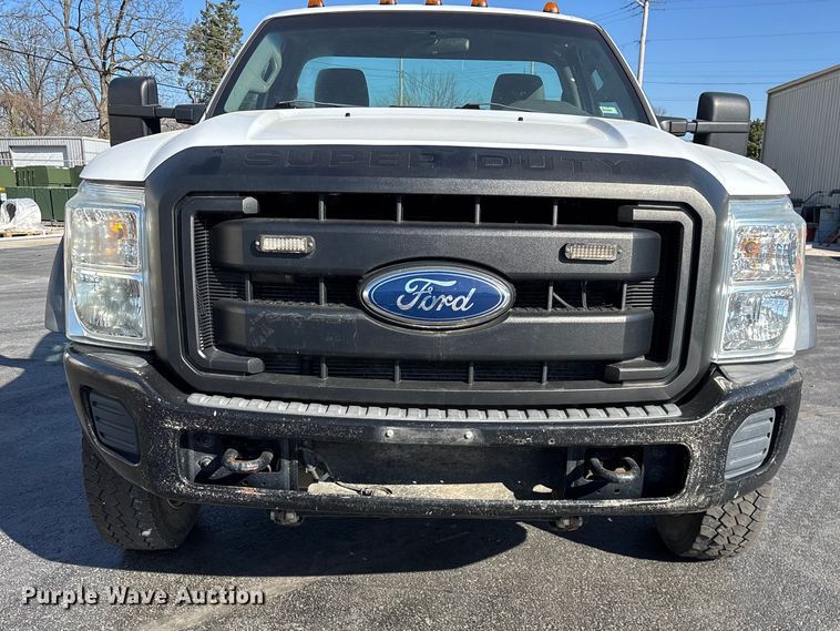 image for item FG0213 2011 Ford F550 Super Duty truck cab and chassis
