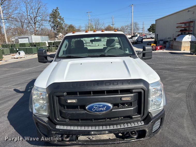 image for item FG0213 2011 Ford F550 Super Duty truck cab and chassis