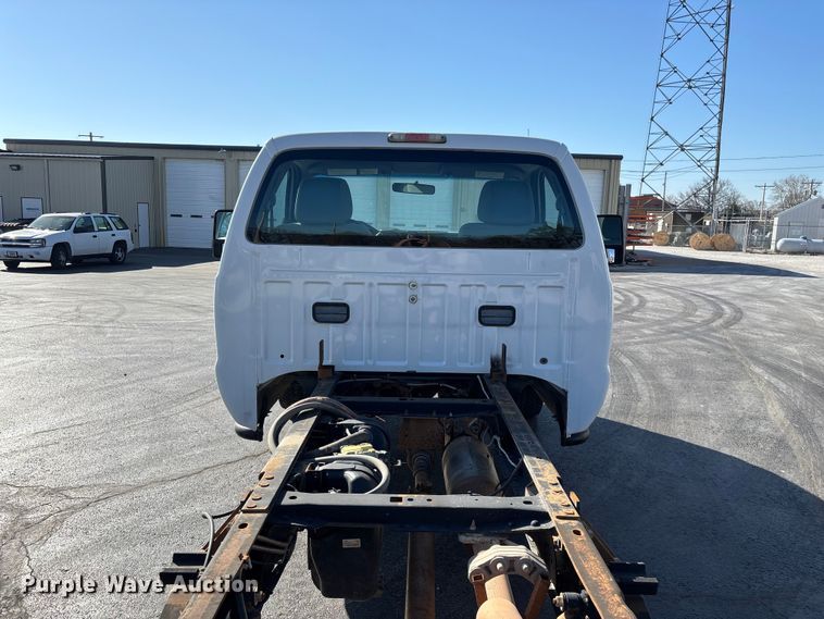 image for item FG0213 2011 Ford F550 Super Duty truck cab and chassis