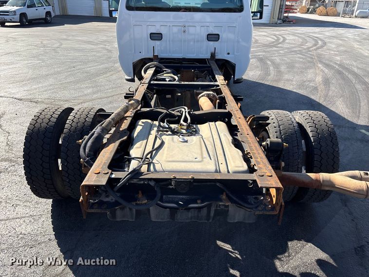 image for item FG0213 2011 Ford F550 Super Duty truck cab and chassis