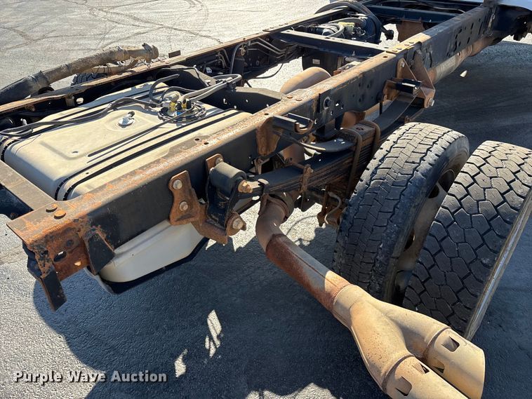 image for item FG0213 2011 Ford F550 Super Duty truck cab and chassis