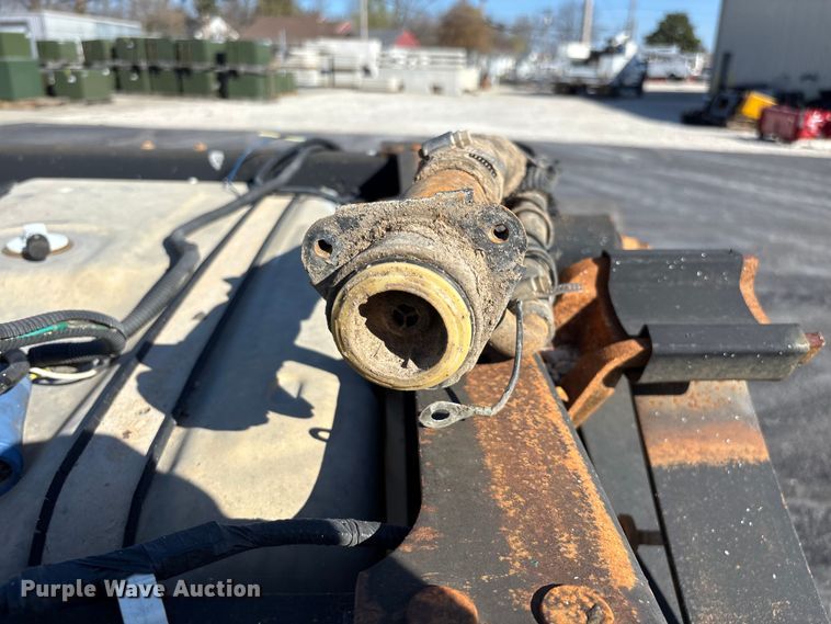 image for item FG0213 2011 Ford F550 Super Duty truck cab and chassis