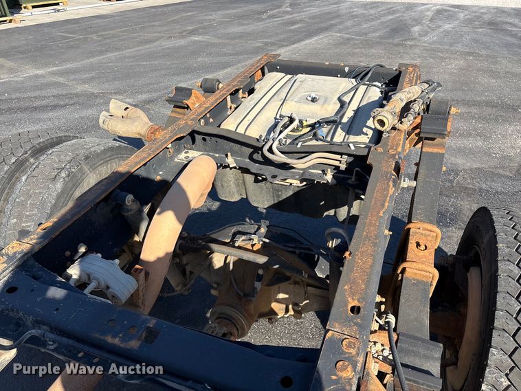 image for item FG0213 2011 Ford F550 Super Duty truck cab and chassis