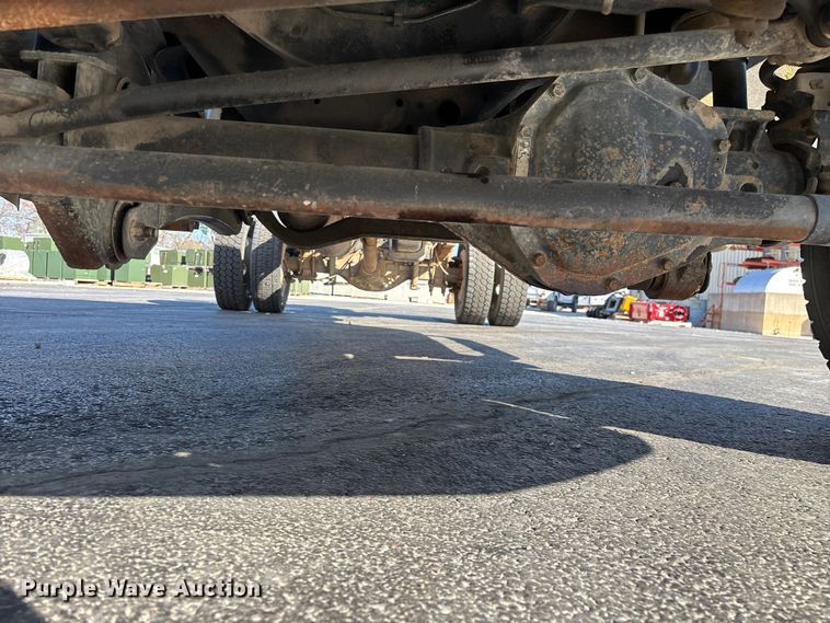 image for item FG0213 2011 Ford F550 Super Duty truck cab and chassis