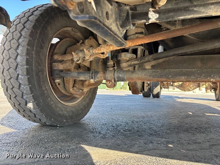 image for item FG0213 2011 Ford F550 Super Duty truck cab and chassis