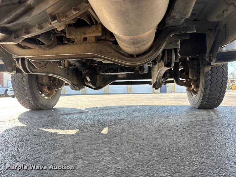 image for item FG0213 2011 Ford F550 Super Duty truck cab and chassis