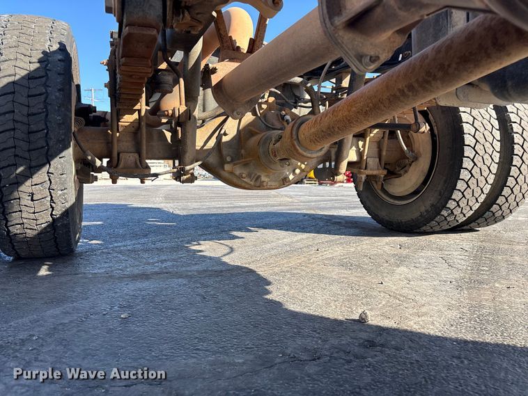 image for item FG0213 2011 Ford F550 Super Duty truck cab and chassis