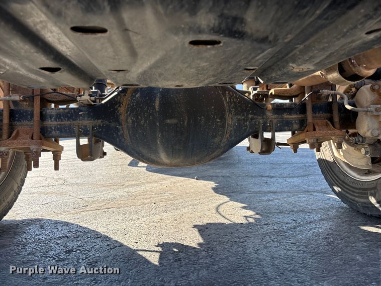 image for item FG0213 2011 Ford F550 Super Duty truck cab and chassis