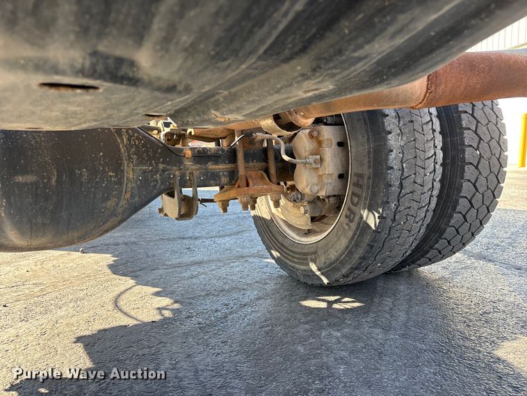 image for item FG0213 2011 Ford F550 Super Duty truck cab and chassis