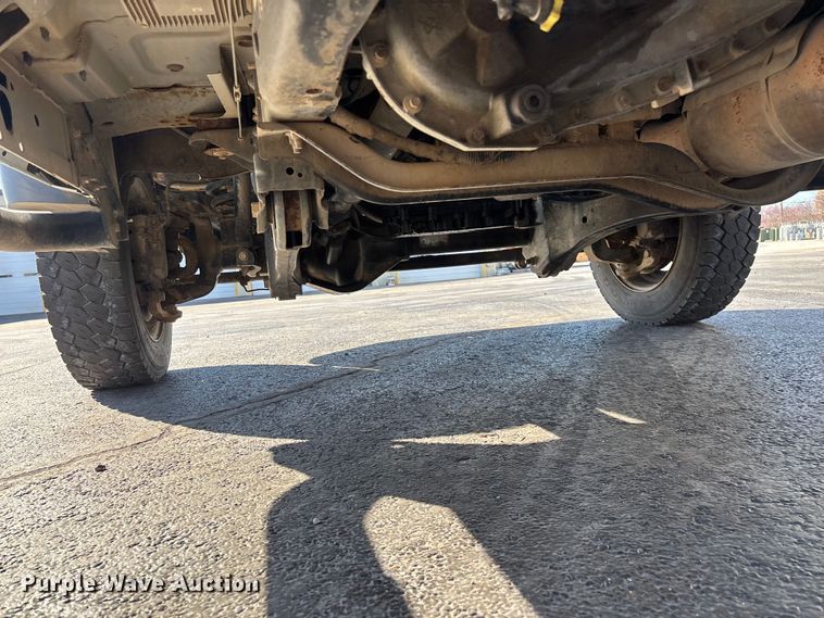 image for item FG0213 2011 Ford F550 Super Duty truck cab and chassis