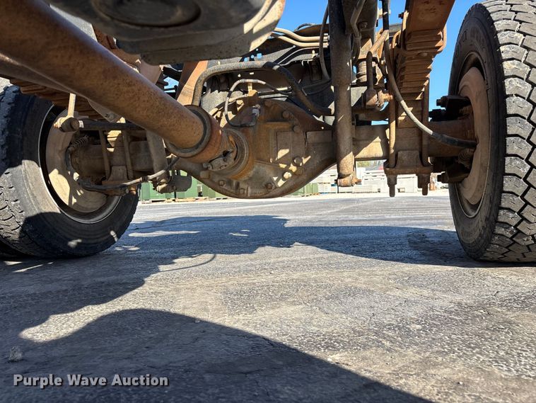 image for item FG0213 2011 Ford F550 Super Duty truck cab and chassis