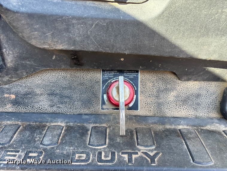 image for item FG0213 2011 Ford F550 Super Duty truck cab and chassis