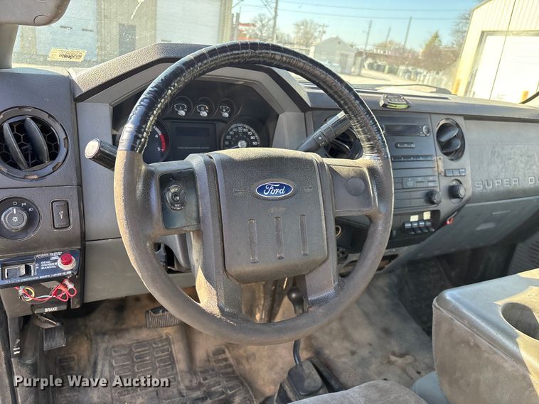 image for item FG0213 2011 Ford F550 Super Duty truck cab and chassis