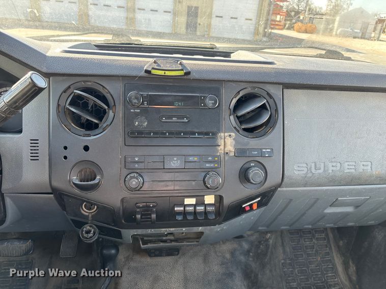 image for item FG0213 2011 Ford F550 Super Duty truck cab and chassis