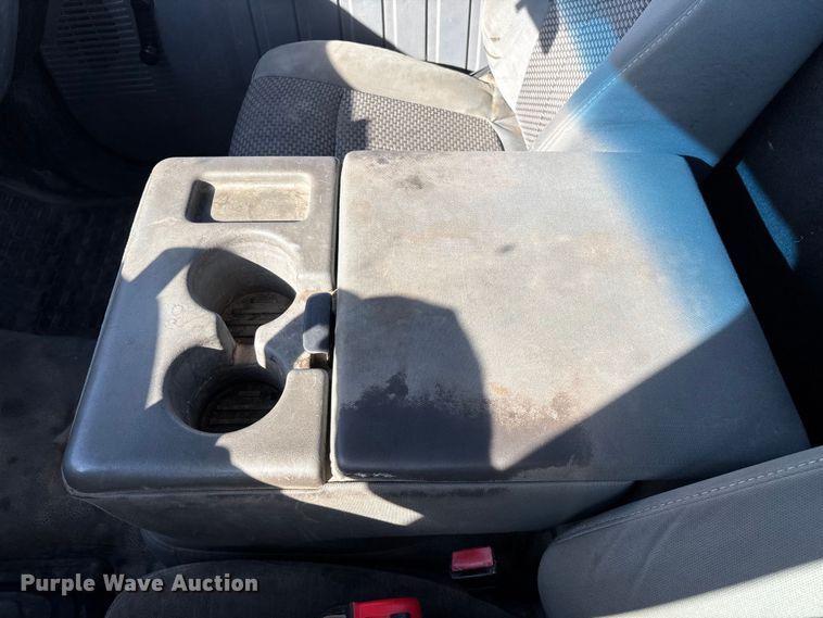 image for item FG0213 2011 Ford F550 Super Duty truck cab and chassis