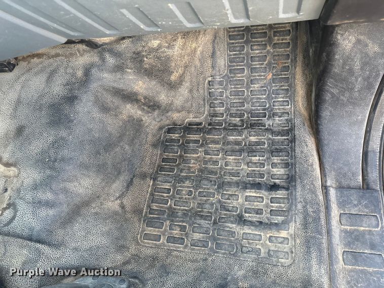 image for item FG0213 2011 Ford F550 Super Duty truck cab and chassis