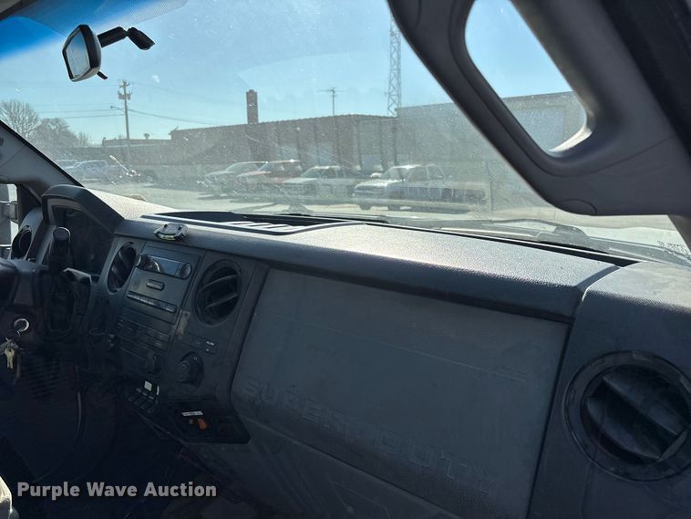 image for item FG0213 2011 Ford F550 Super Duty truck cab and chassis