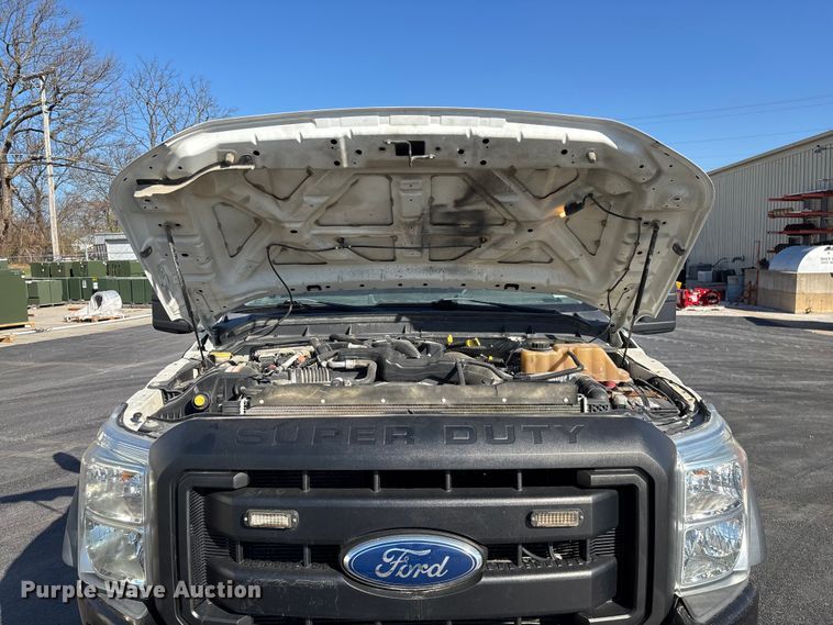 image for item FG0213 2011 Ford F550 Super Duty truck cab and chassis