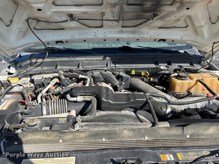 image for item FG0213 2011 Ford F550 Super Duty truck cab and chassis