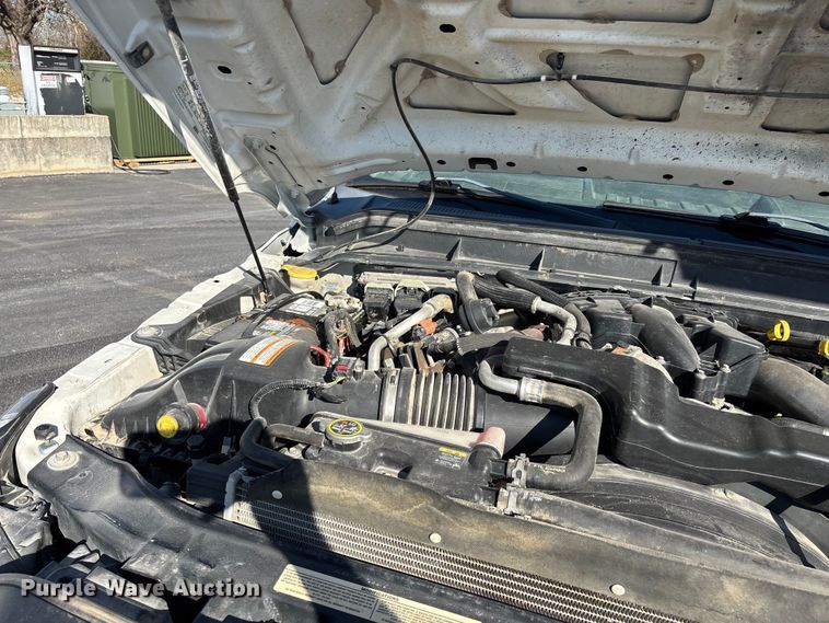 image for item FG0213 2011 Ford F550 Super Duty truck cab and chassis