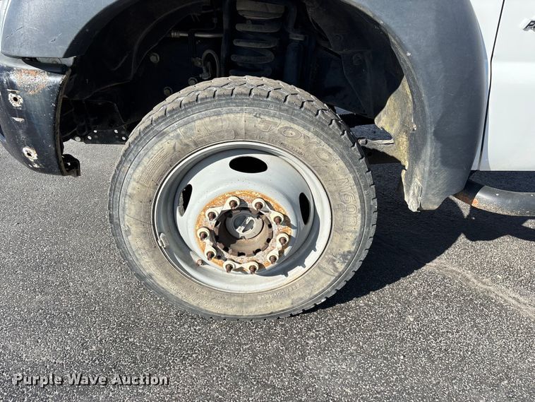 image for item FG0213 2011 Ford F550 Super Duty truck cab and chassis