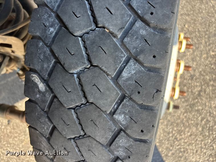 image for item FG0213 2011 Ford F550 Super Duty truck cab and chassis