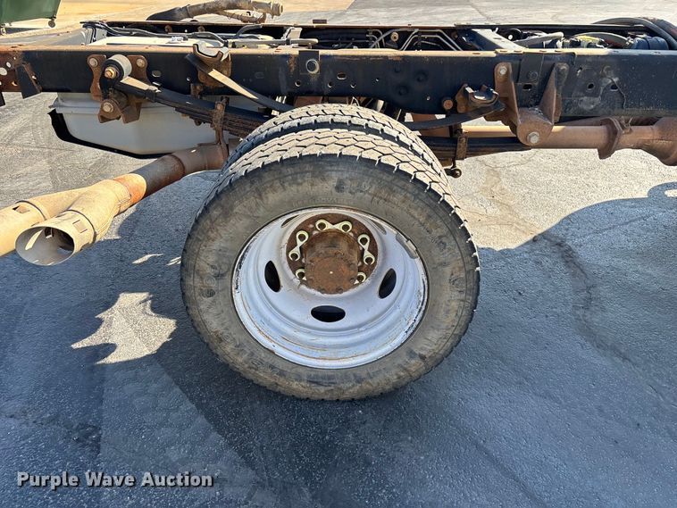 image for item FG0213 2011 Ford F550 Super Duty truck cab and chassis