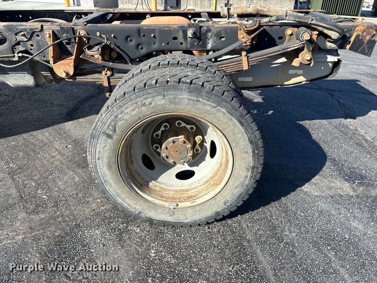 image for item FG0213 2011 Ford F550 Super Duty truck cab and chassis