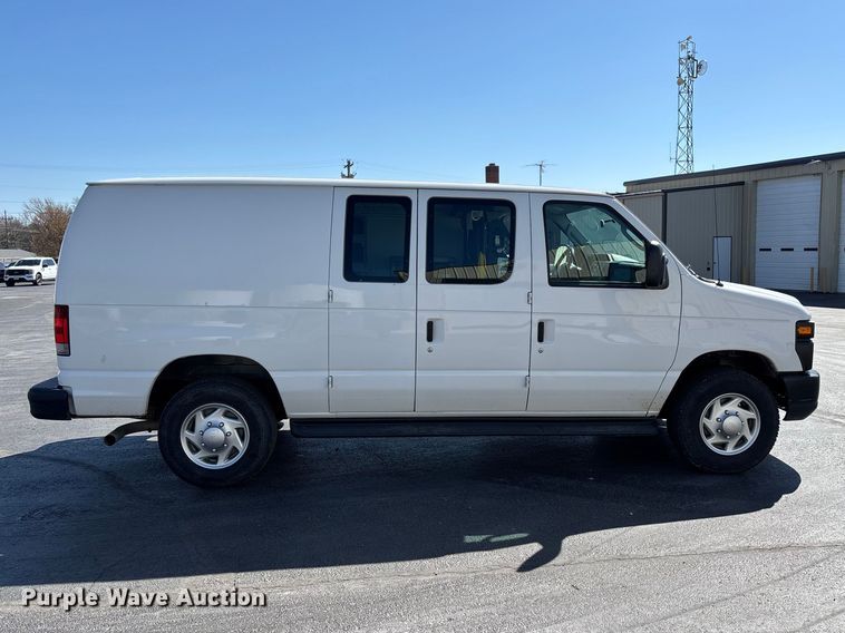 image for item FG0215 2011 Ford E350 Super Duty van
