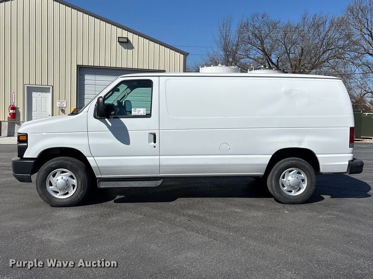 image for item FG0215 2011 Ford E350 Super Duty van